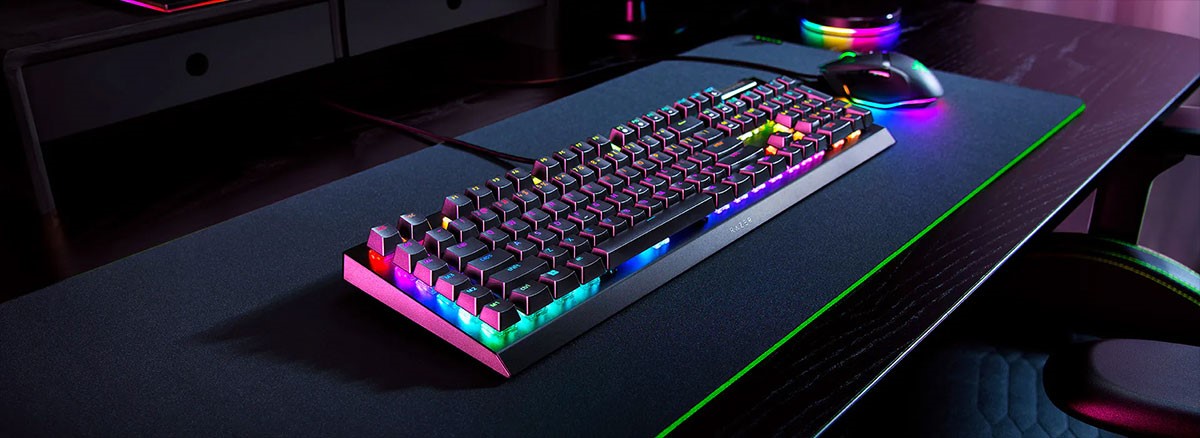 Razer BlackWidow V4 X Mechanical Gaming Keyboard w/ Razer Chroma RGB ...